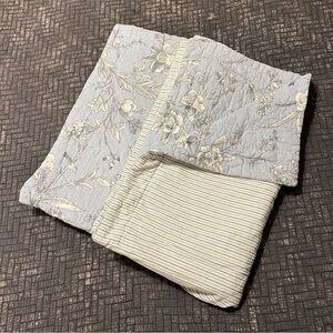 Laura Ashley Blue Gray & White Floral King Pillow Shams Birds Dragonflies Set